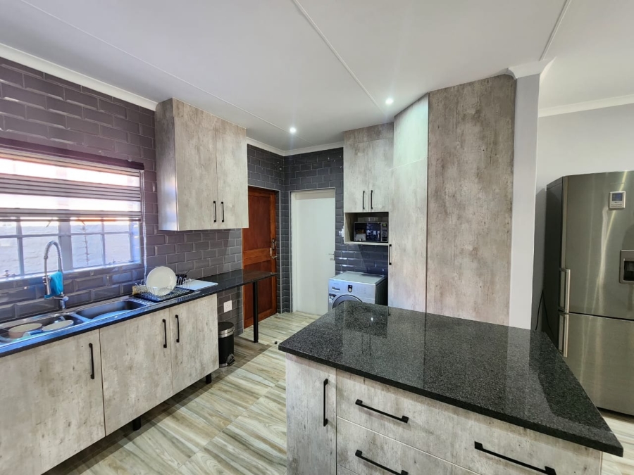 3 Bedroom Property for Sale in Hexrivier Lifestyle Estate North West